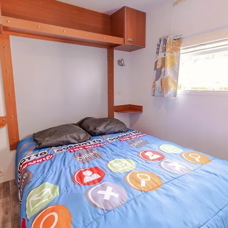 Camping Les Pins De Sel