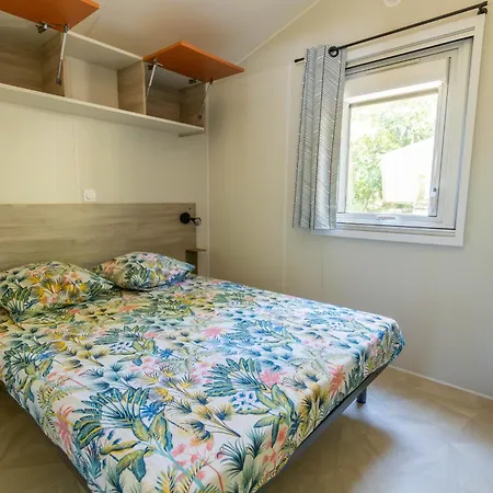 Camping Les Pins De Sel