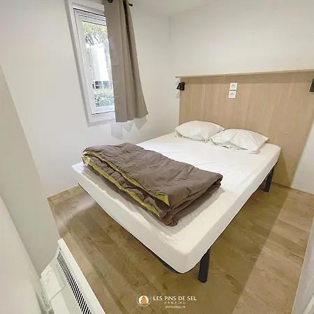 Les Pins De Sel Camping *