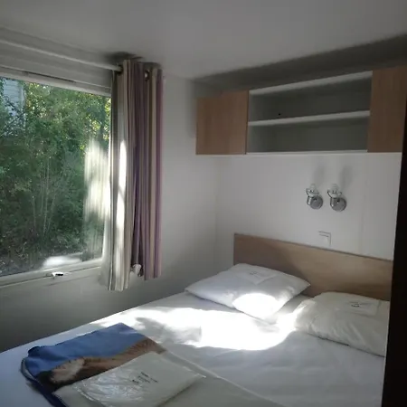 Les Pins De Sel Camping
