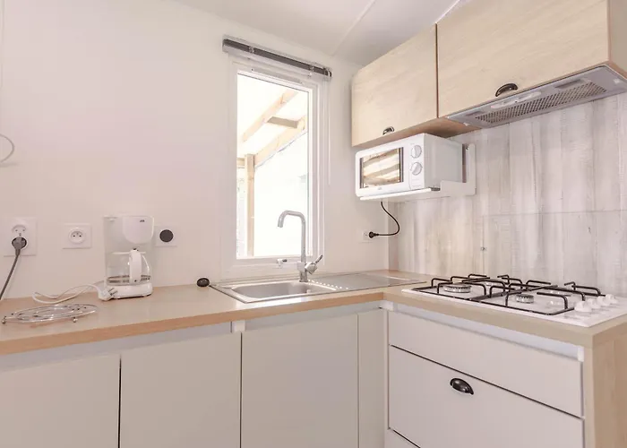 Les Pins De Sel Camping