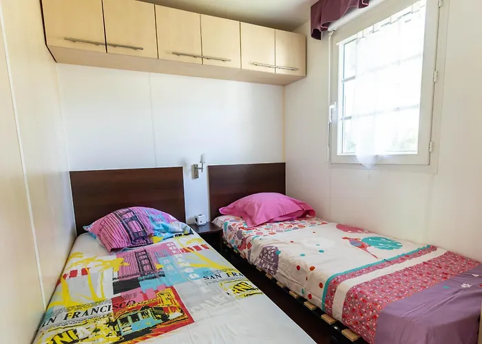 Les Pins De Sel Camping