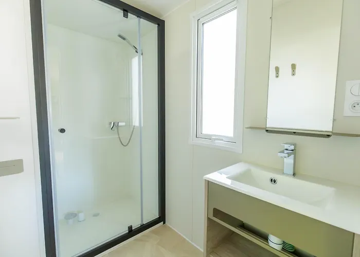 Camping Les Pins De Sel