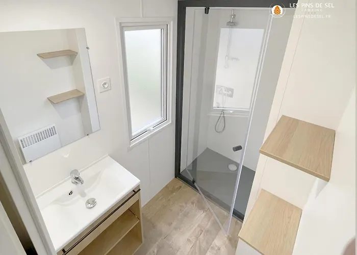 Camping Les Pins De Sel