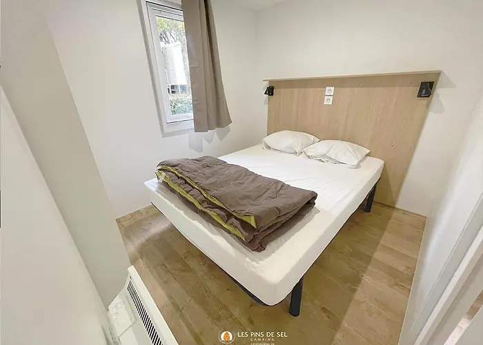 Les Pins De Sel Camping *